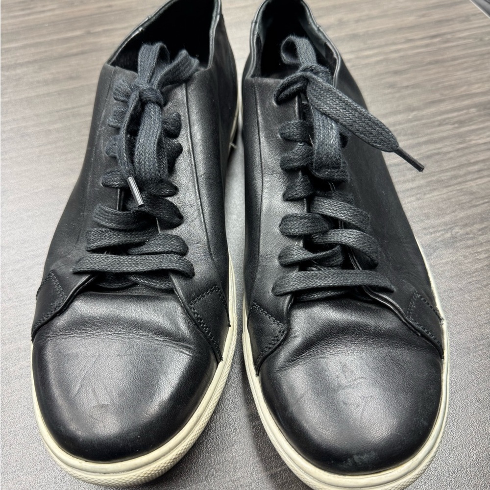 Town Shoes Black Leather Men's Sneakers